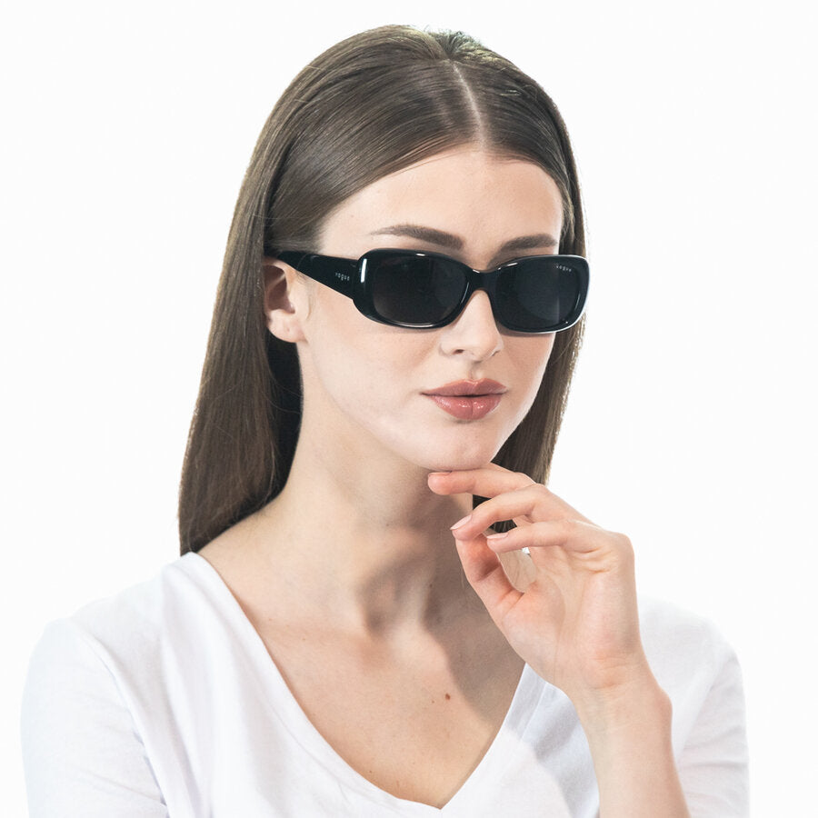 Женские солнцезащитные очки Vogue VO2606S W44/87